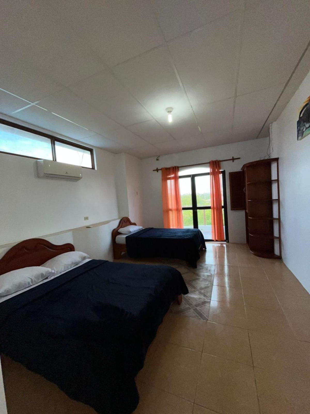 Hostal Neptuno - Poseidon Puerto Villamil Luaran gambar