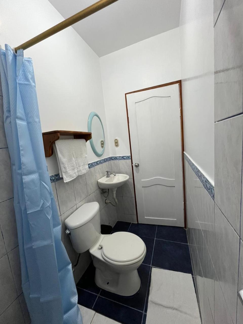 Hostal Neptuno - Poseidon Puerto Villamil Luaran gambar