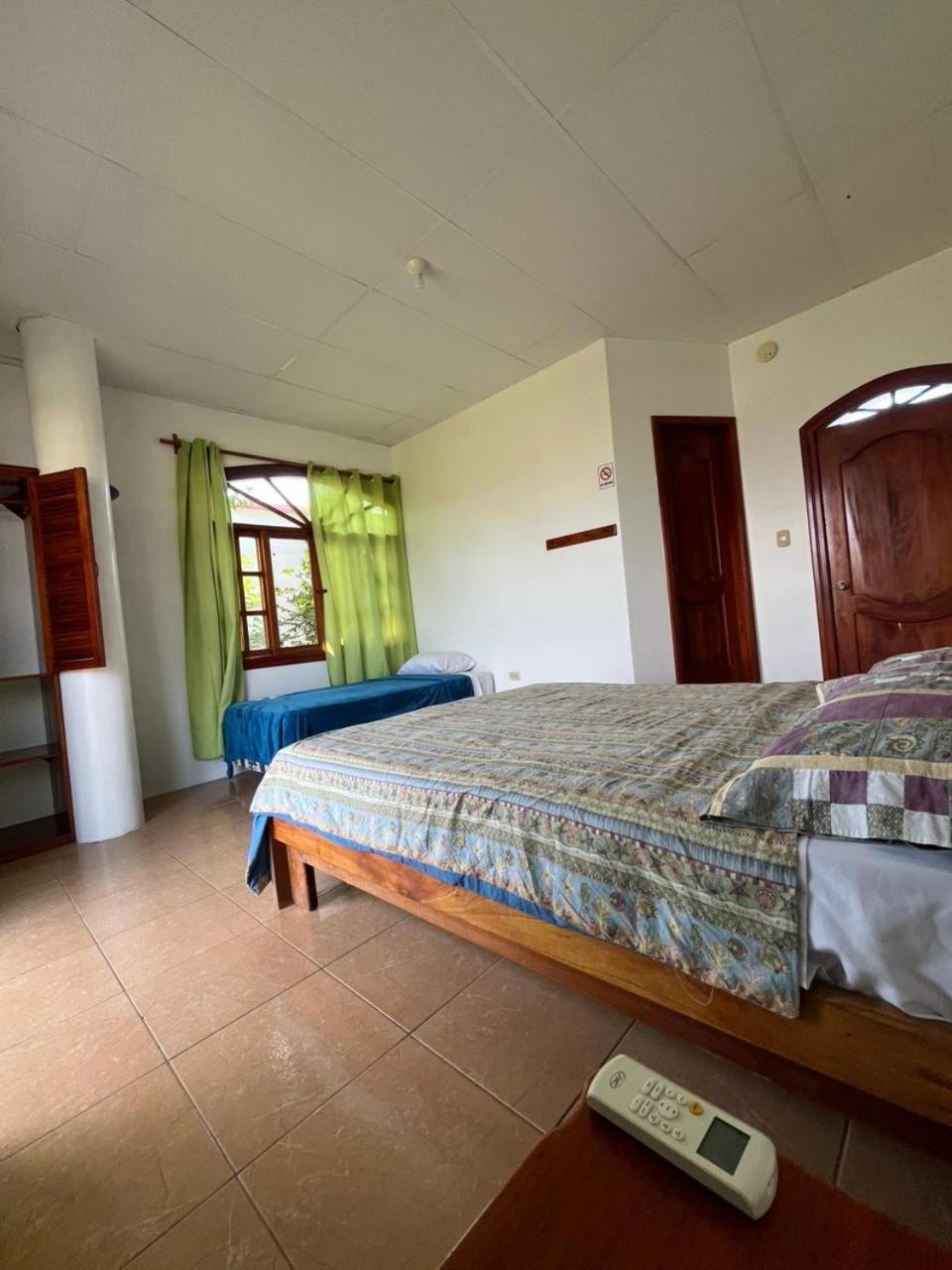 Hostal Neptuno - Poseidon Puerto Villamil Luaran gambar