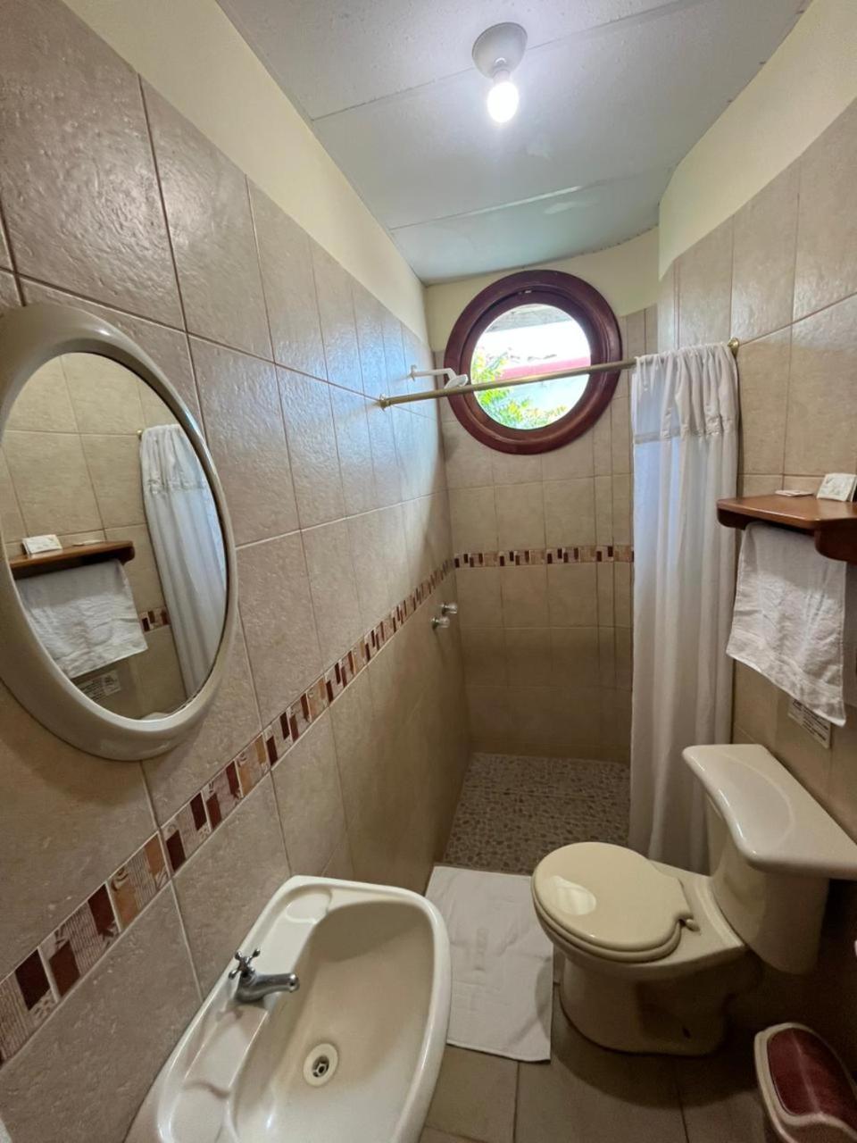 Hostal Neptuno - Poseidon Puerto Villamil Luaran gambar