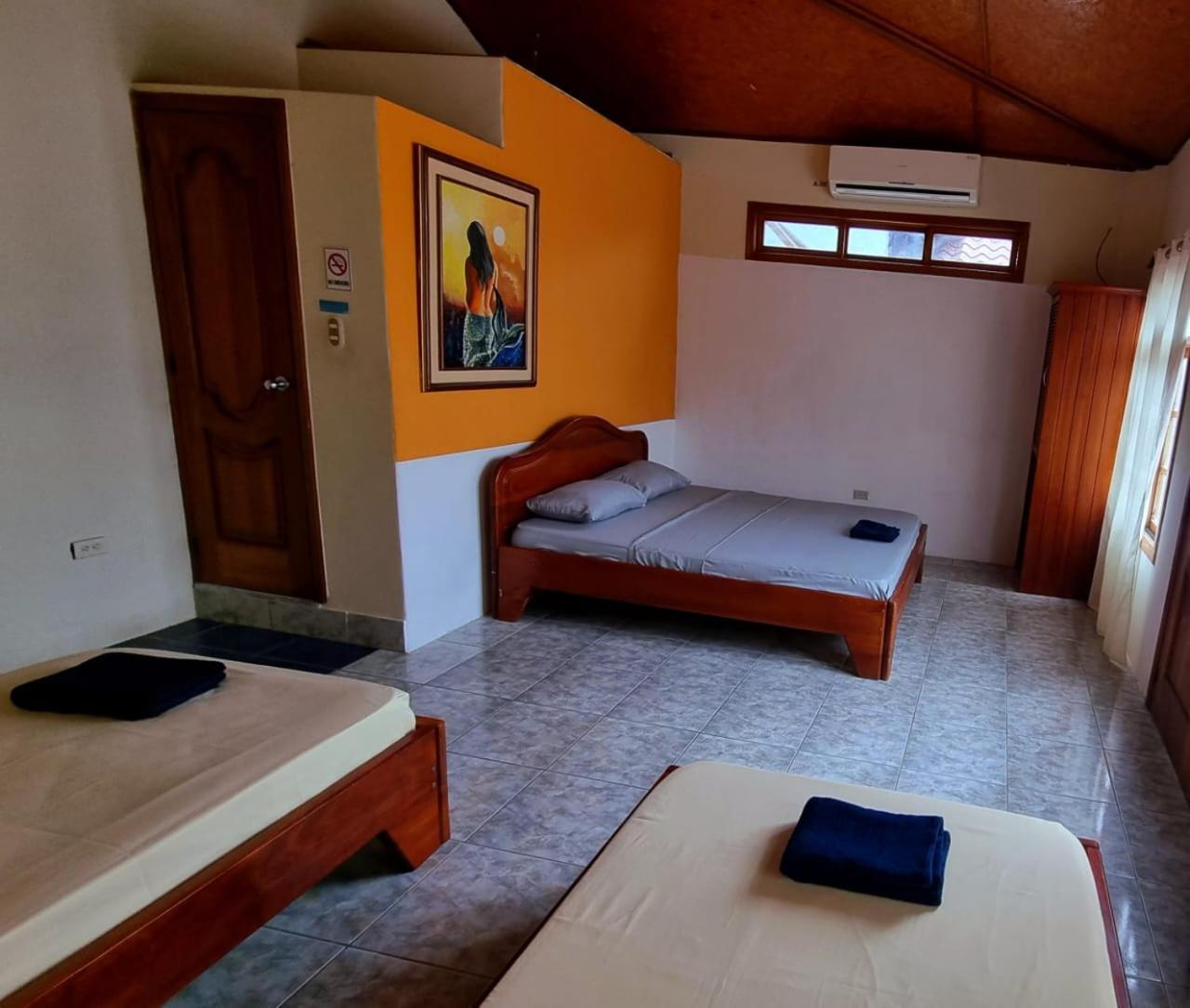 Hostal Neptuno - Poseidon Puerto Villamil Luaran gambar