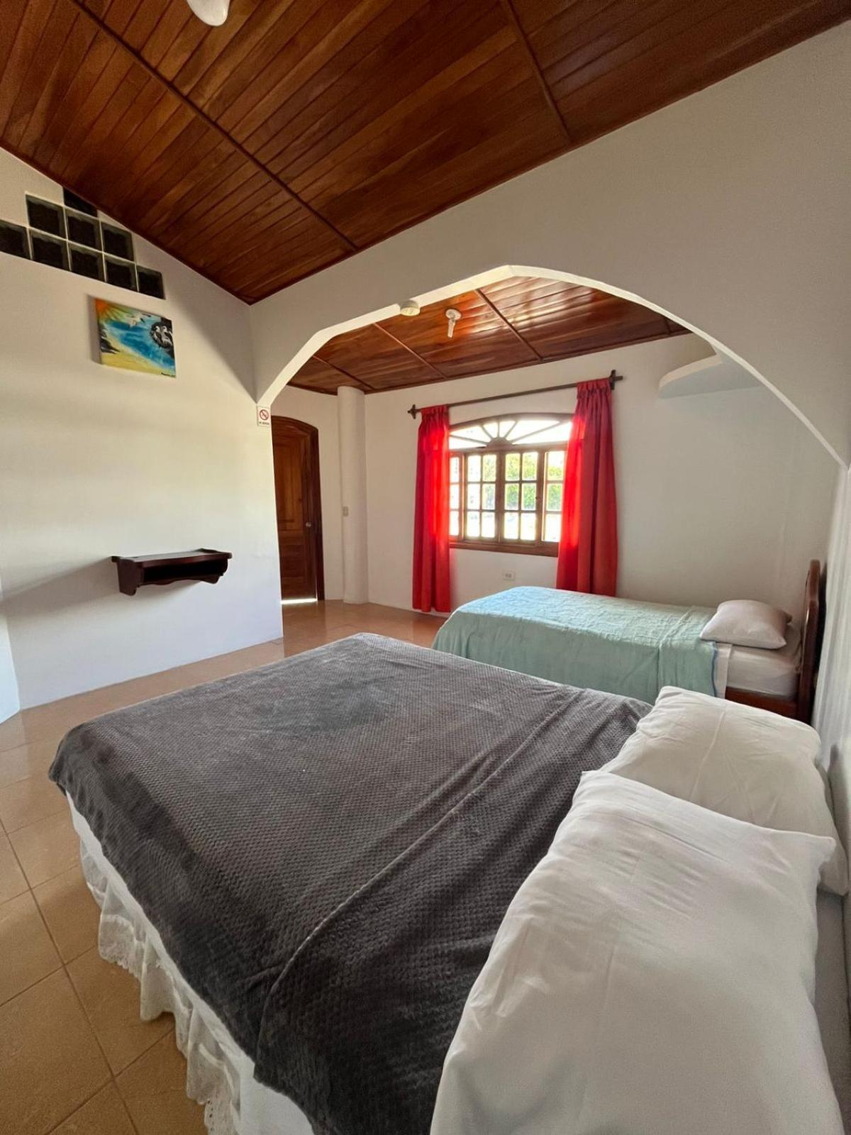 Hostal Neptuno - Poseidon Puerto Villamil Luaran gambar