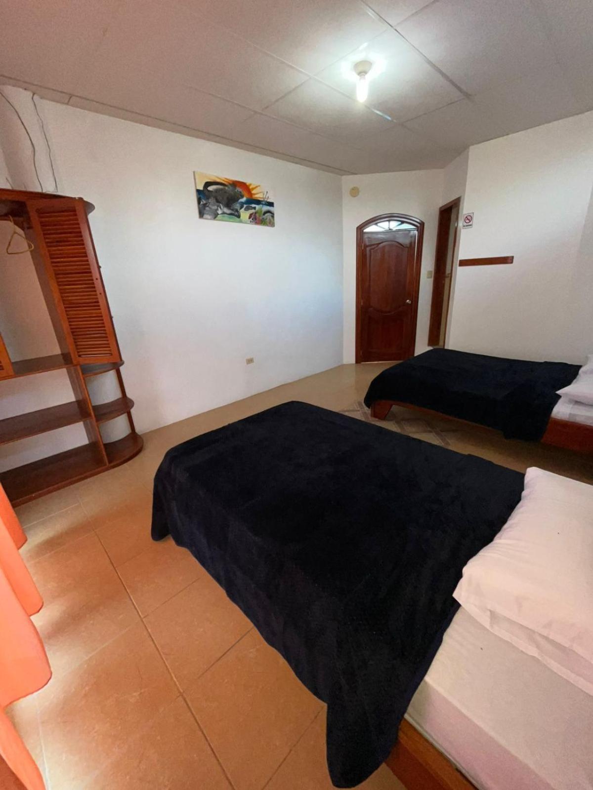 Hostal Neptuno - Poseidon Puerto Villamil Luaran gambar